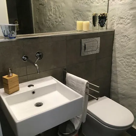 Apartment Central Ground Floor With Garden *
