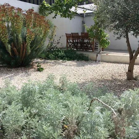 Apartment Central Ground Floor With Garden *